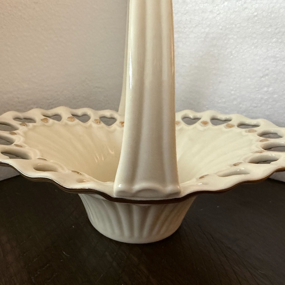 Lenox “Fluted Hearts” Basket / Pierced Heart Bowl Dish 24K Gold Trim